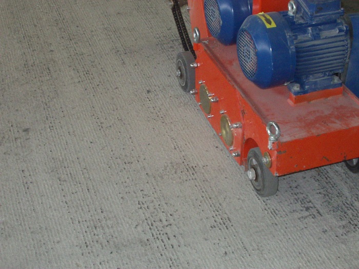 Povrch upravený frézováním. Povrch upravený frézováním.